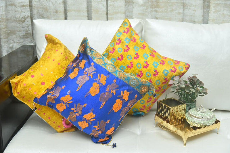 FLORAL CUSHION COVER