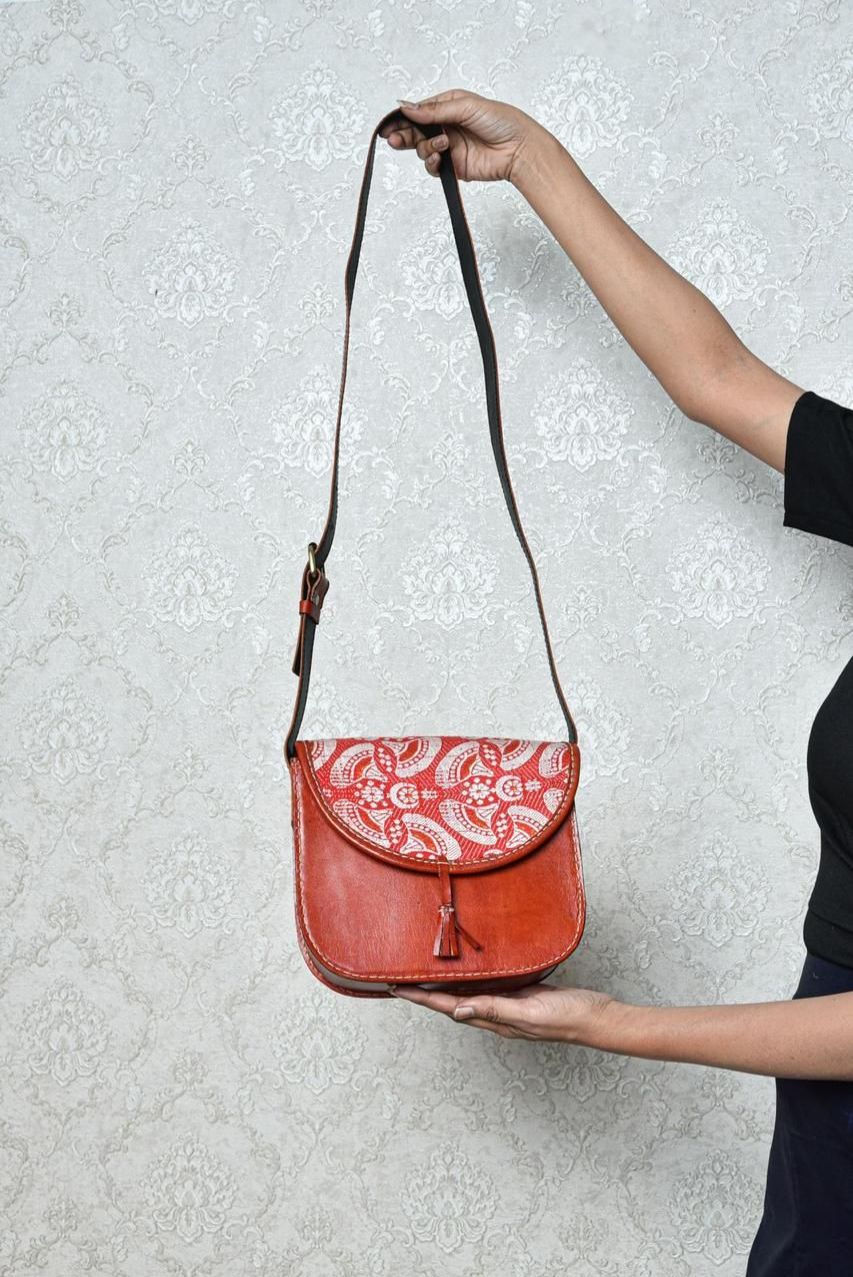 JAPI SLING BAG