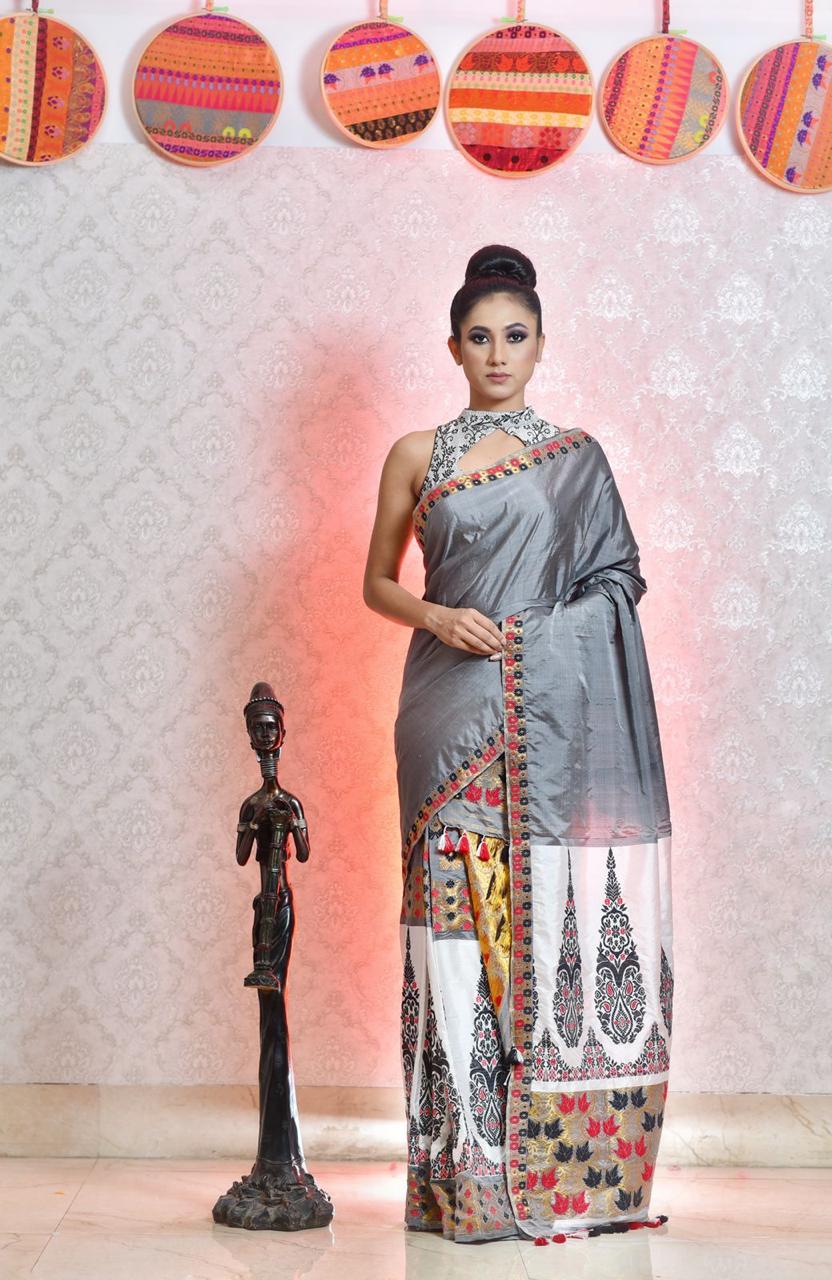 MEKHELA CHADOR - MULBERRY SILK (Grey & White)